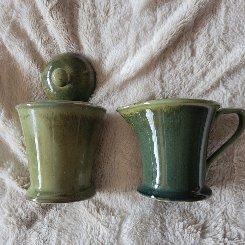 Creamer and Sugar Bowl Set